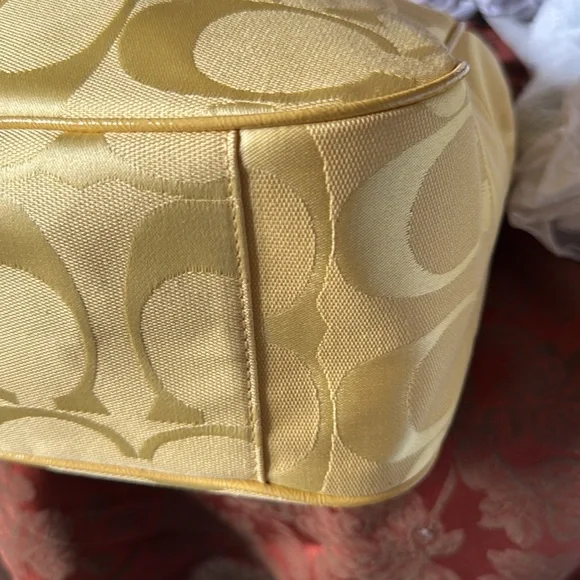 New Coach Yellow Shoulder Bag Never Used - Picture 5 of 14